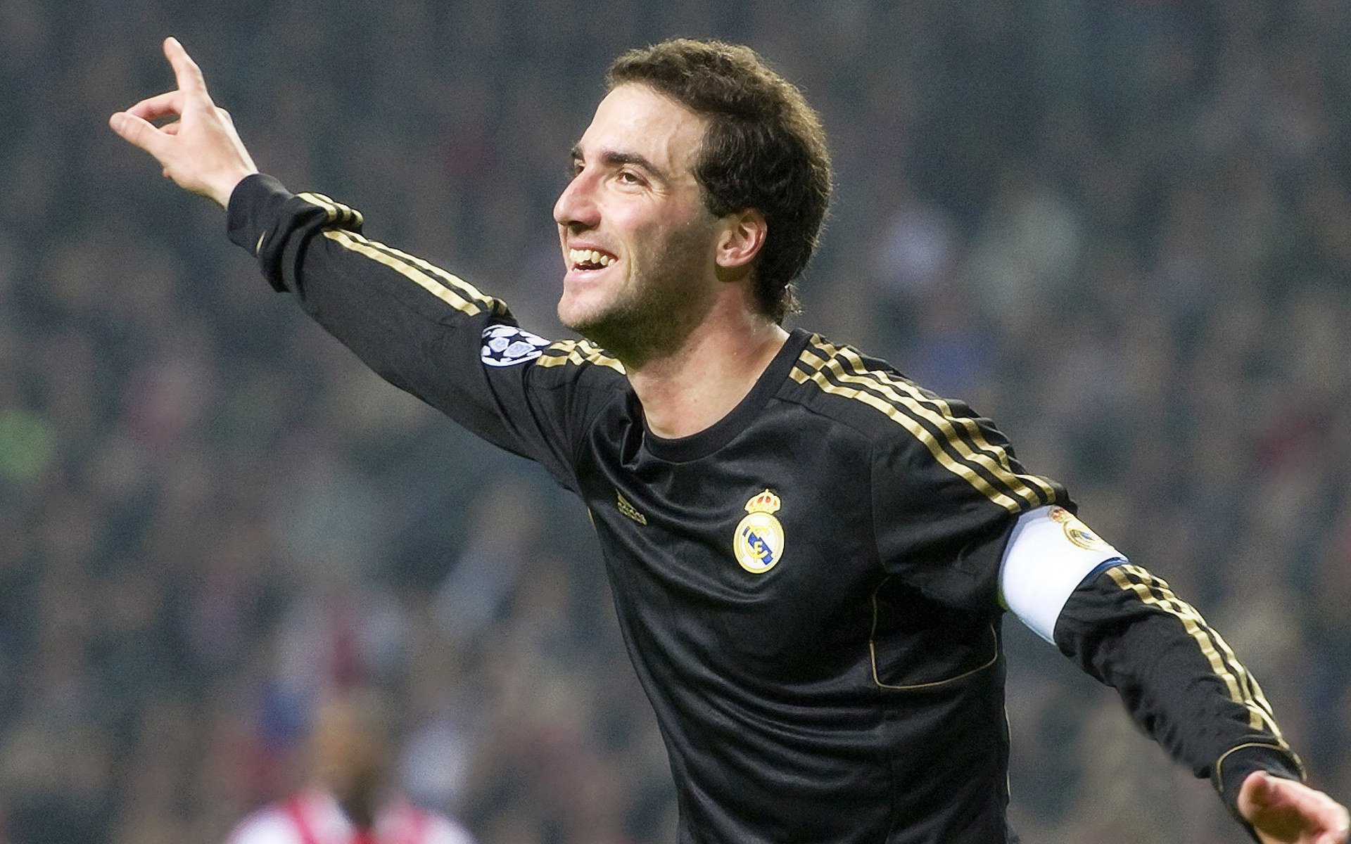 “智能联赛管理系统提升比赛运行效率”，智能赛事